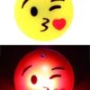 Speldje Smiley Kus Met LED -Vakantie Feest Winkel sch25071 1